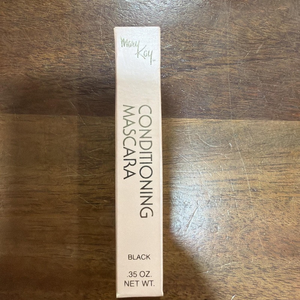 Vintage 1980's Mary Kay Conditioning Mascara (Black) .35 oz 0437 NOS
